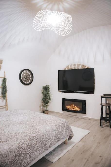 Appartement 2 Pieces Jacuzzi Brioude Exterior foto